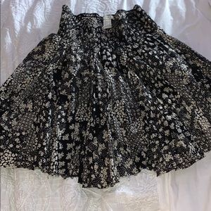 Forever 21 skirt 🤍🖤